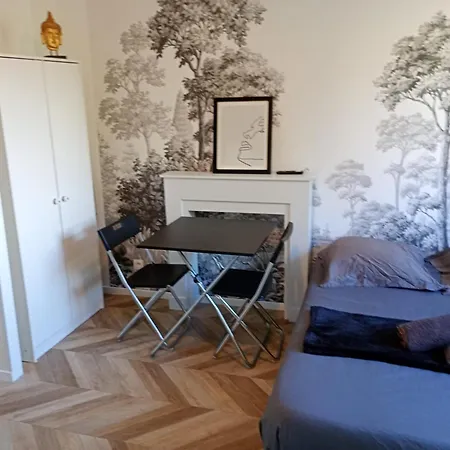 Neuf Champ De Mars 18 Ρενς